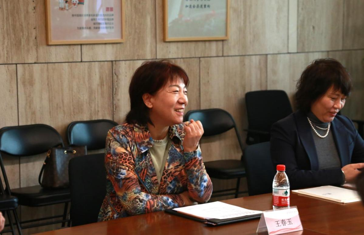 王春玉会长及孙茵秘书长代表女性健康专委会发言 王春玉会长及孙茵秘书长代表女性健康专委会发言