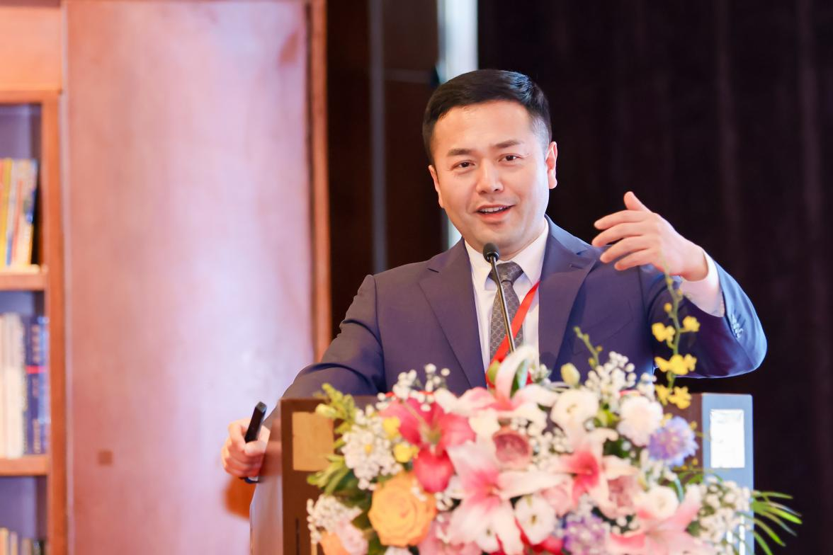 络临风总裁分享《经络养生与女性健康》
